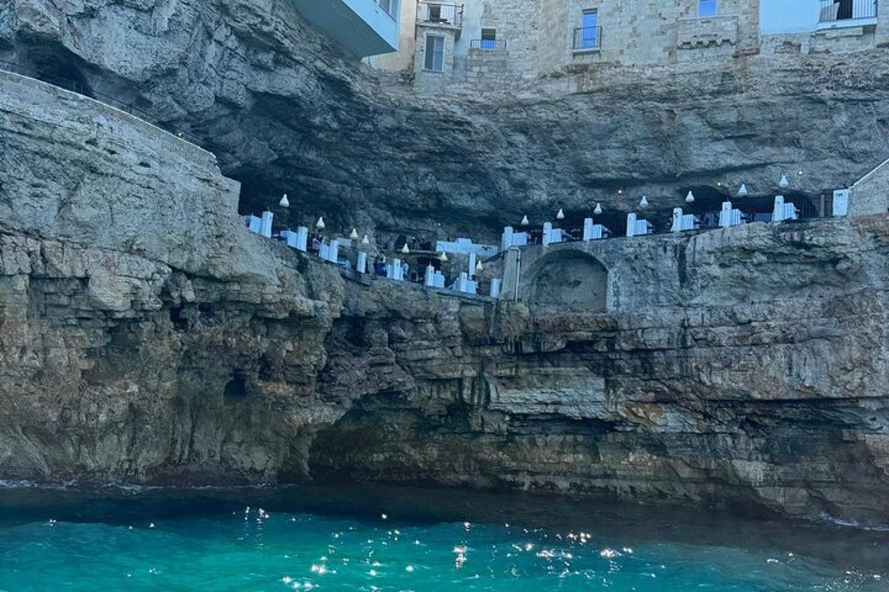 Tour in barca da Monopoli alle grotte di Polignano con aperitivo — 9