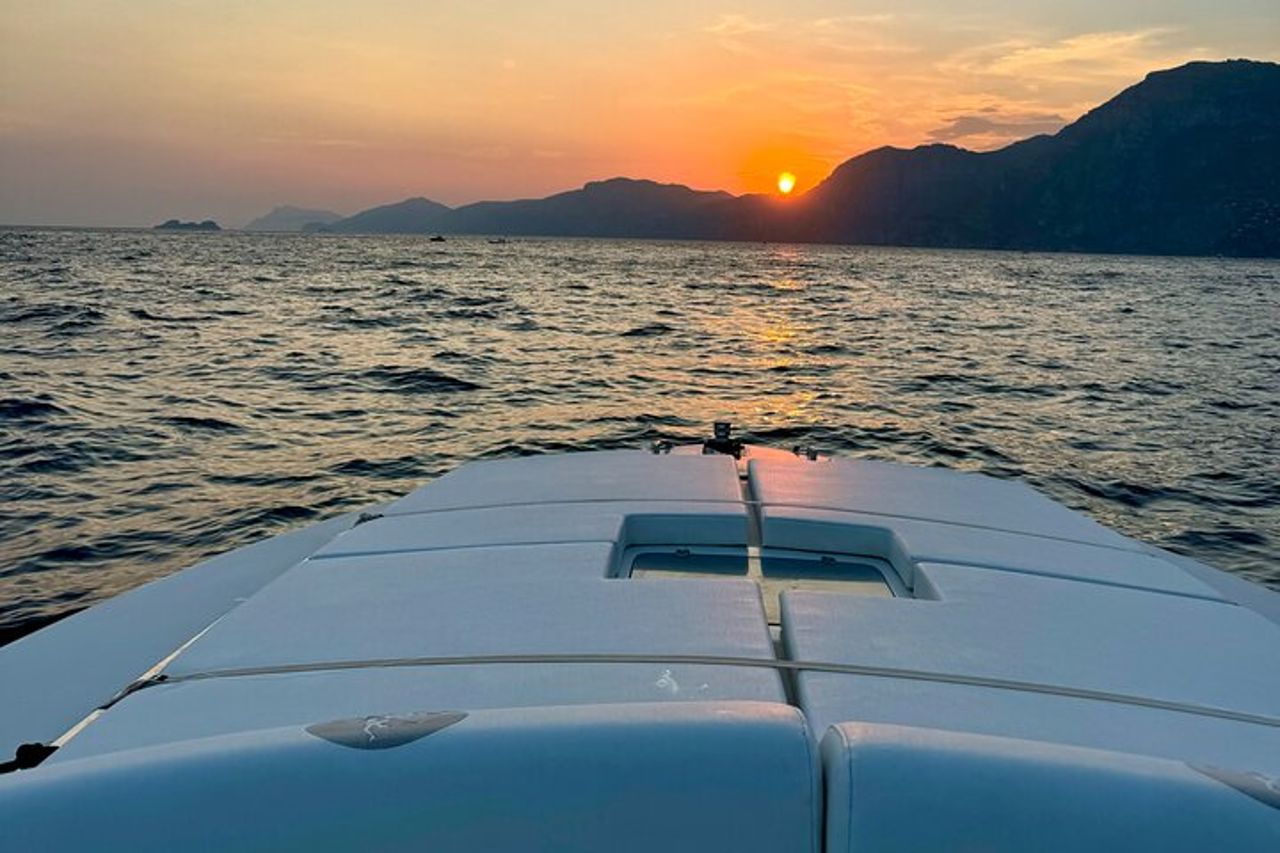 Tour privato al tramonto in barca — 2