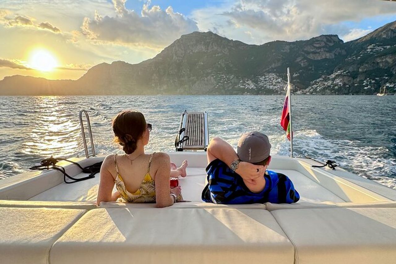 Tour privato al tramonto in barca — 5