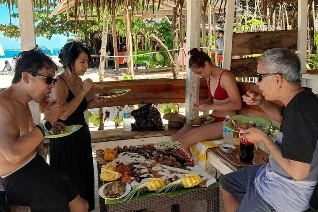 Tour di Siargao Group Tri Island con pranzo di combattimento con boodle — 3