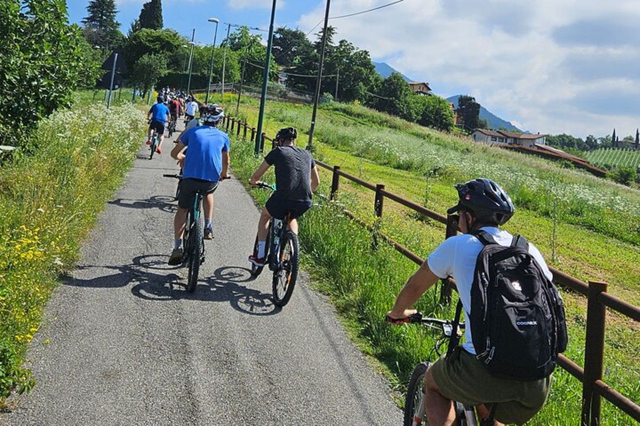 Tour Moscato di Scanzo in e-bike