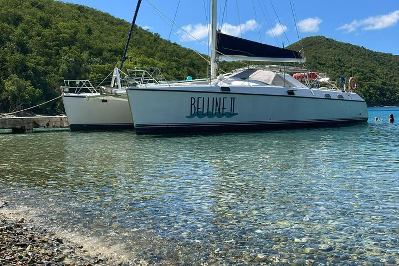 Vela e snorkeling a Norman Island e grotte — 2