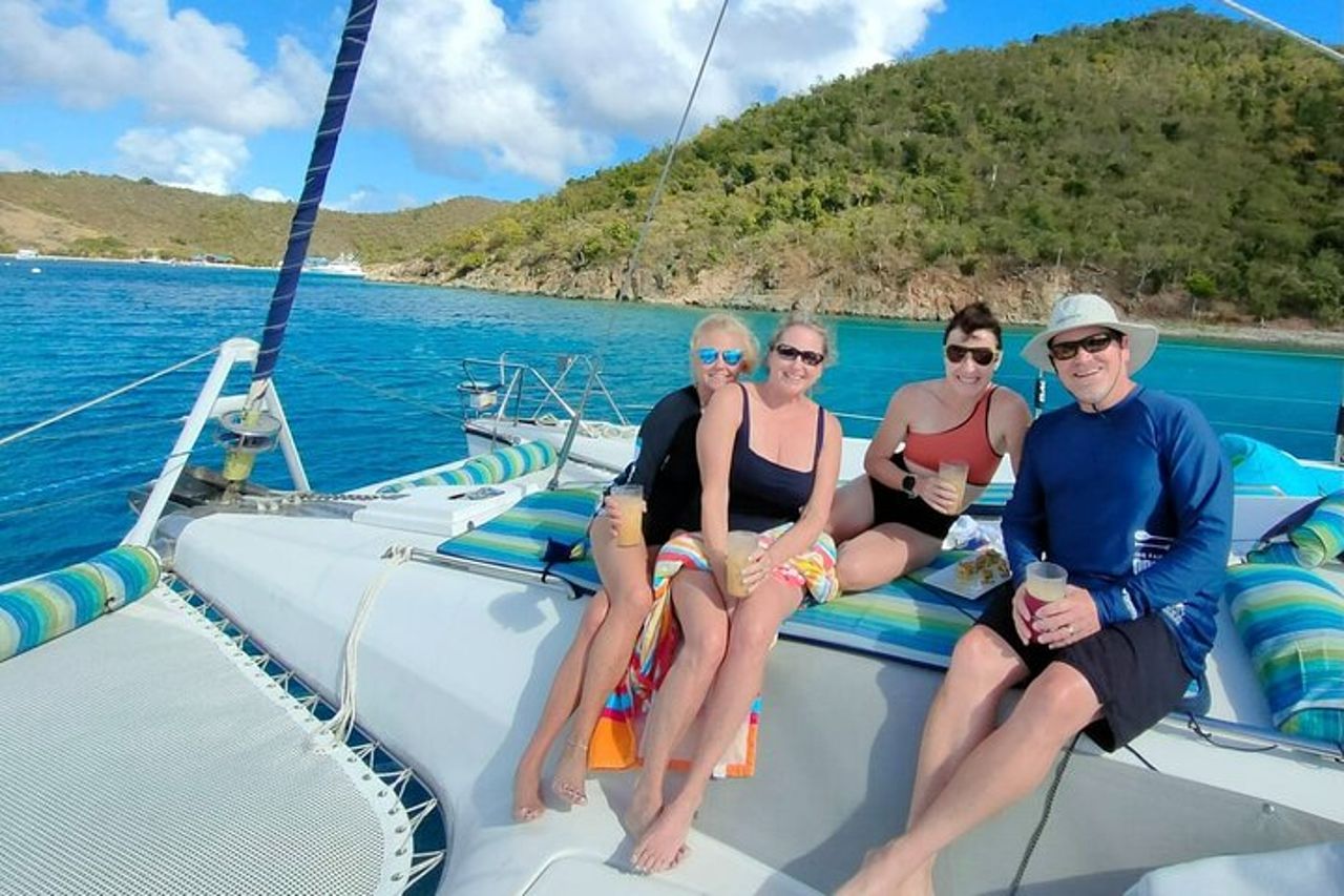 Vela e snorkeling a Norman Island e grotte — 5