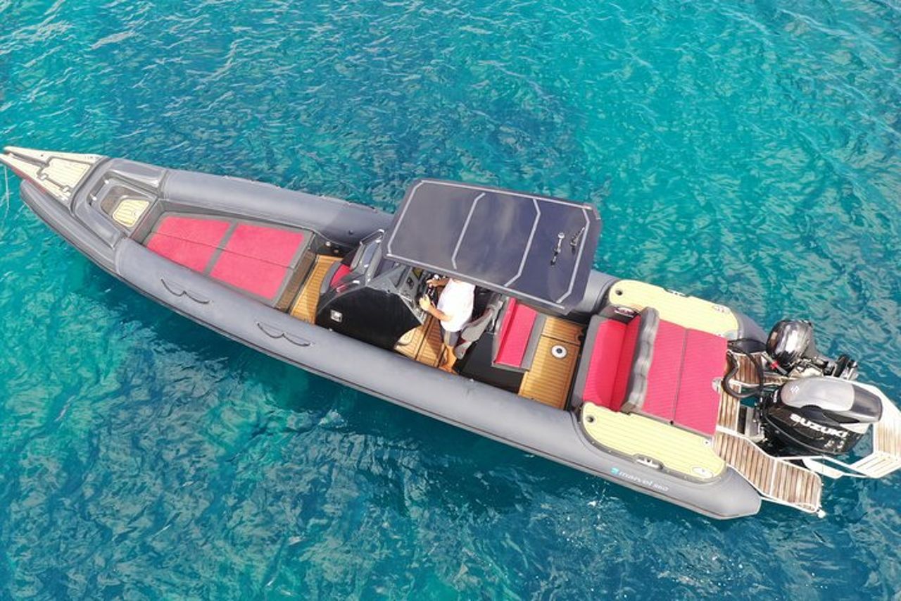 Tour privato di un'intera giornata in barca Sifnos via mare — 5