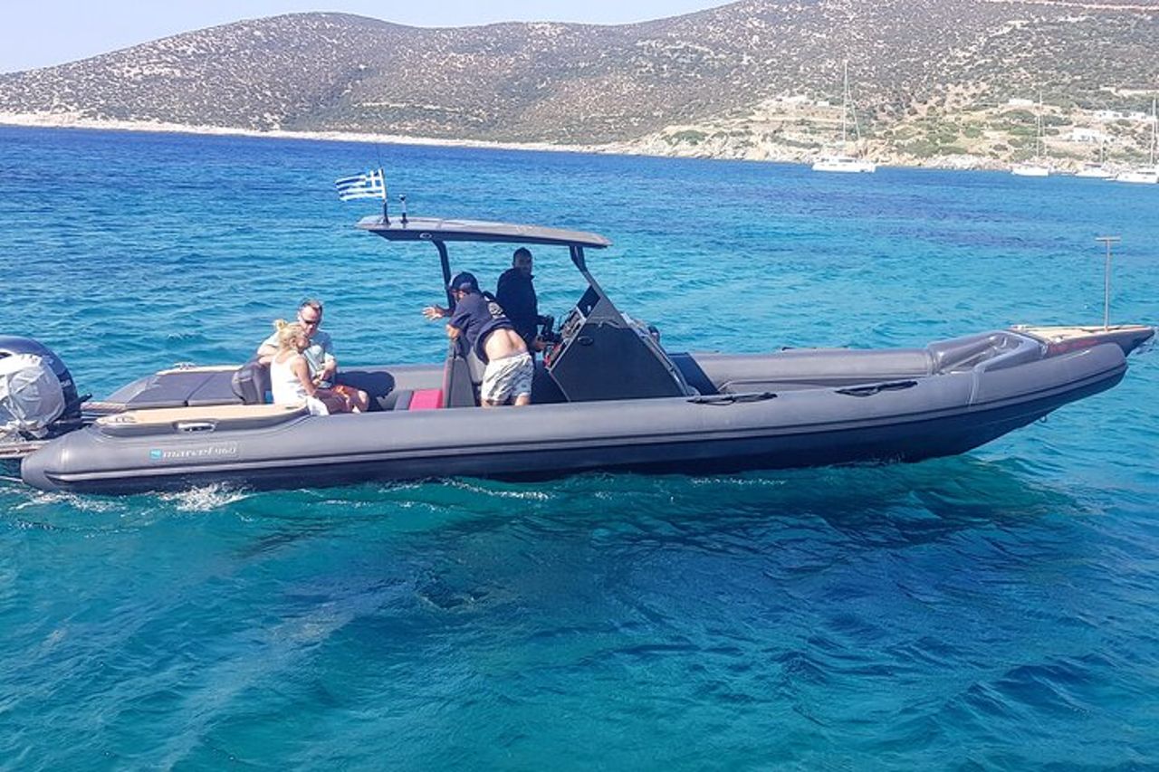 Tour privato di un'intera giornata in barca Sifnos via mare — 7