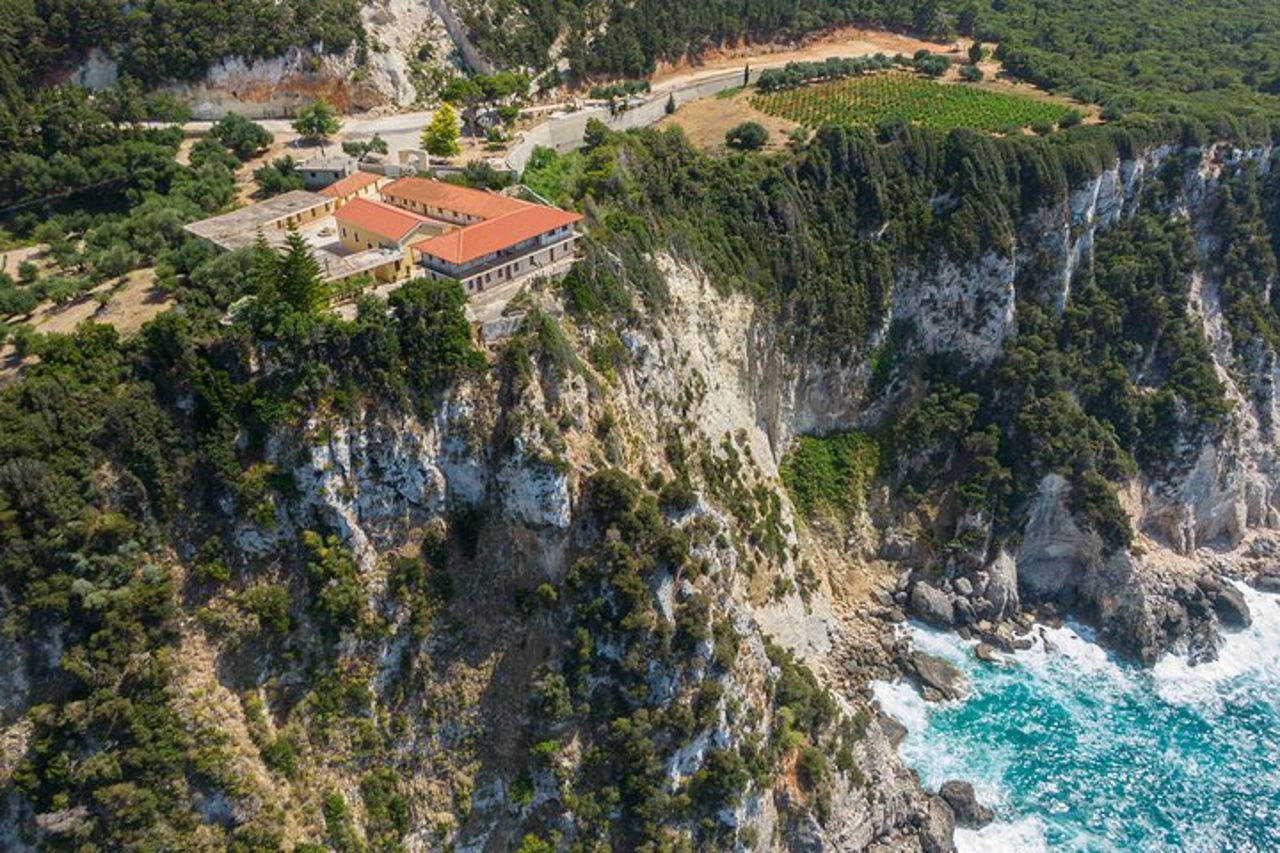 Cefalonia : Myrtos, Monastero e degustazione di vini di Robola — 3