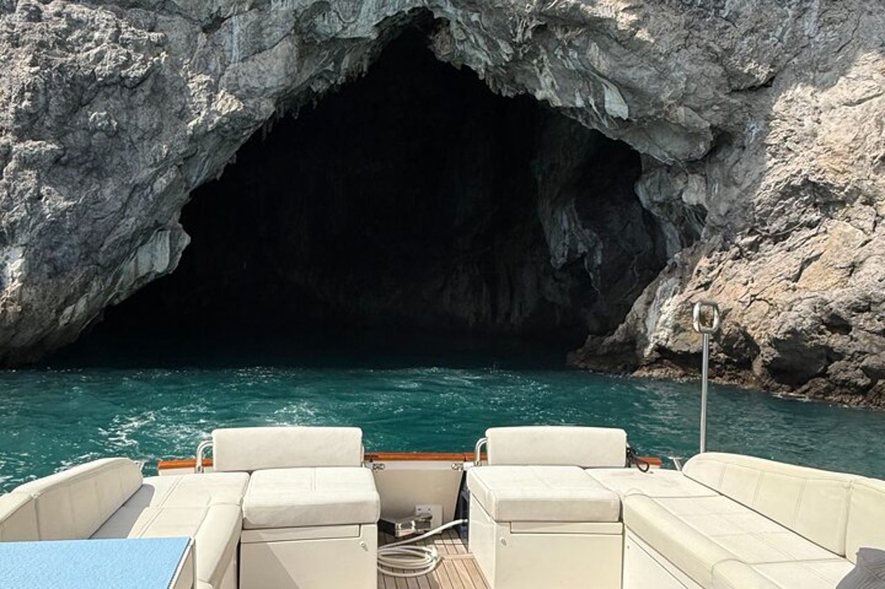 Tour in Barca Privata Giornata Intera Da Positano, Praiano,Amalfi — 9