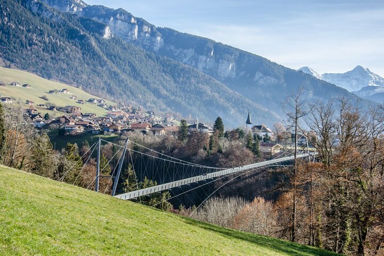 Grotte di Beatus, Ponte panoramico, Parco Naturale Gita di un giorno fuori stagione — 9