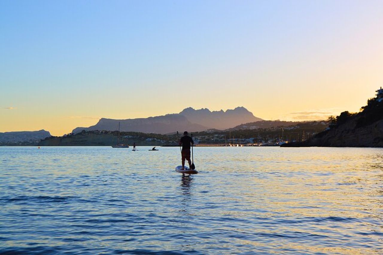 Noleggio Paddle Surf nel mare di Moraira