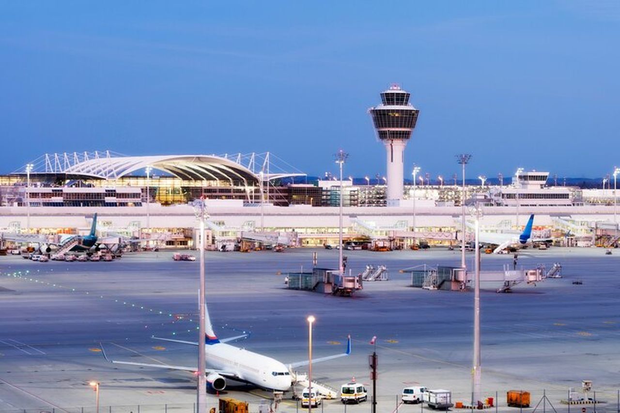 Trasferimento privato dall'aeroporto da o per Monaco International