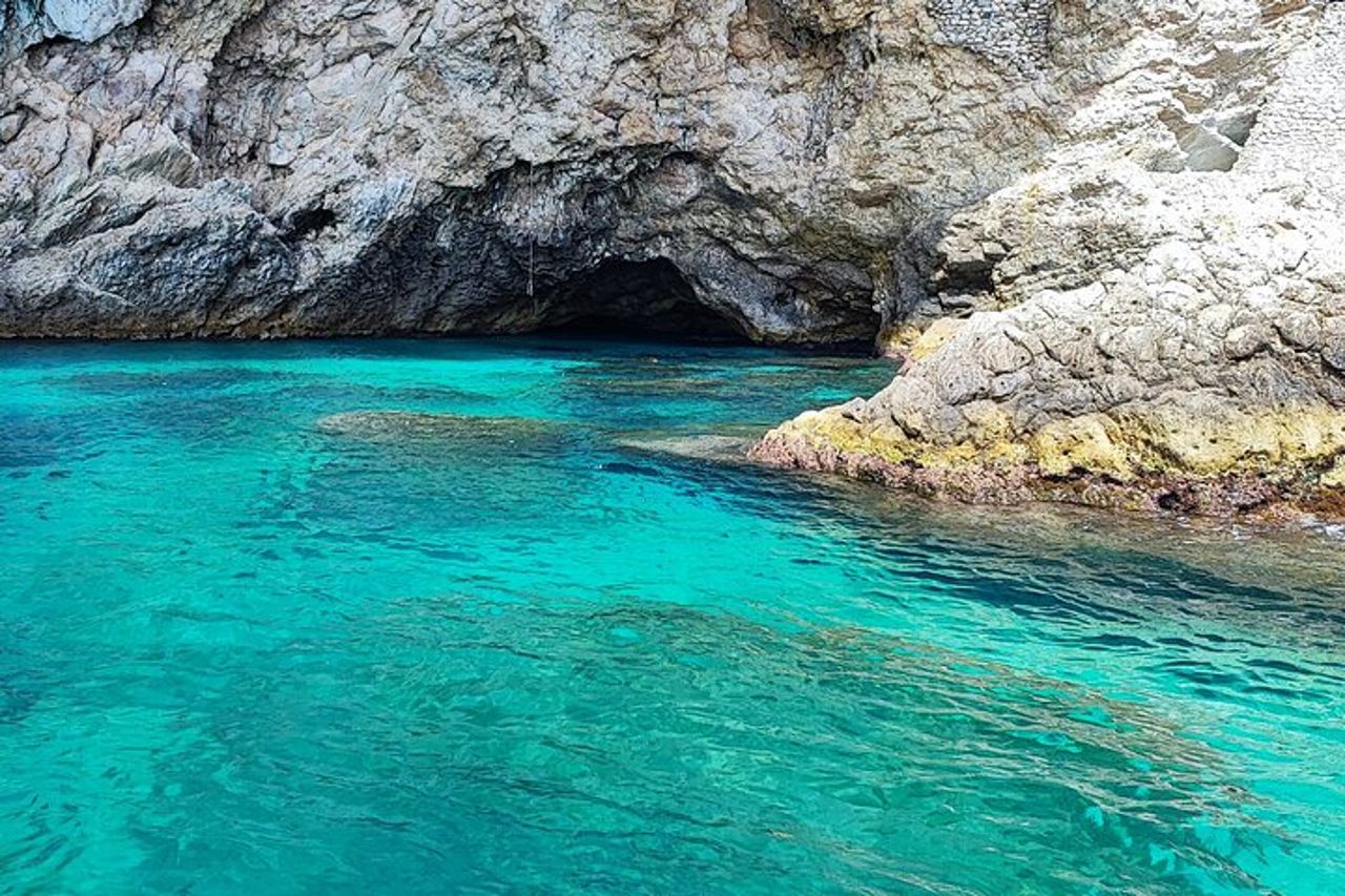 Tour privato in barca Taormina Isola bella, con aperitivo — 6