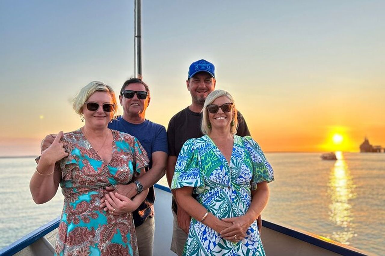 Crociera con cena al tramonto a Cape Adieu Darwin — 9