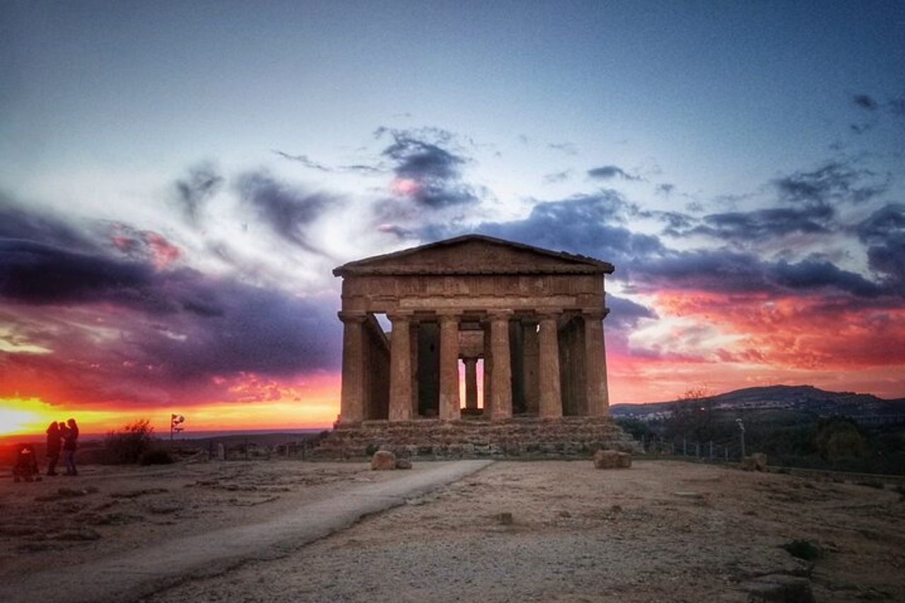 Tour al tramonto della Valle dei Templi con biglietto salta fila — 3