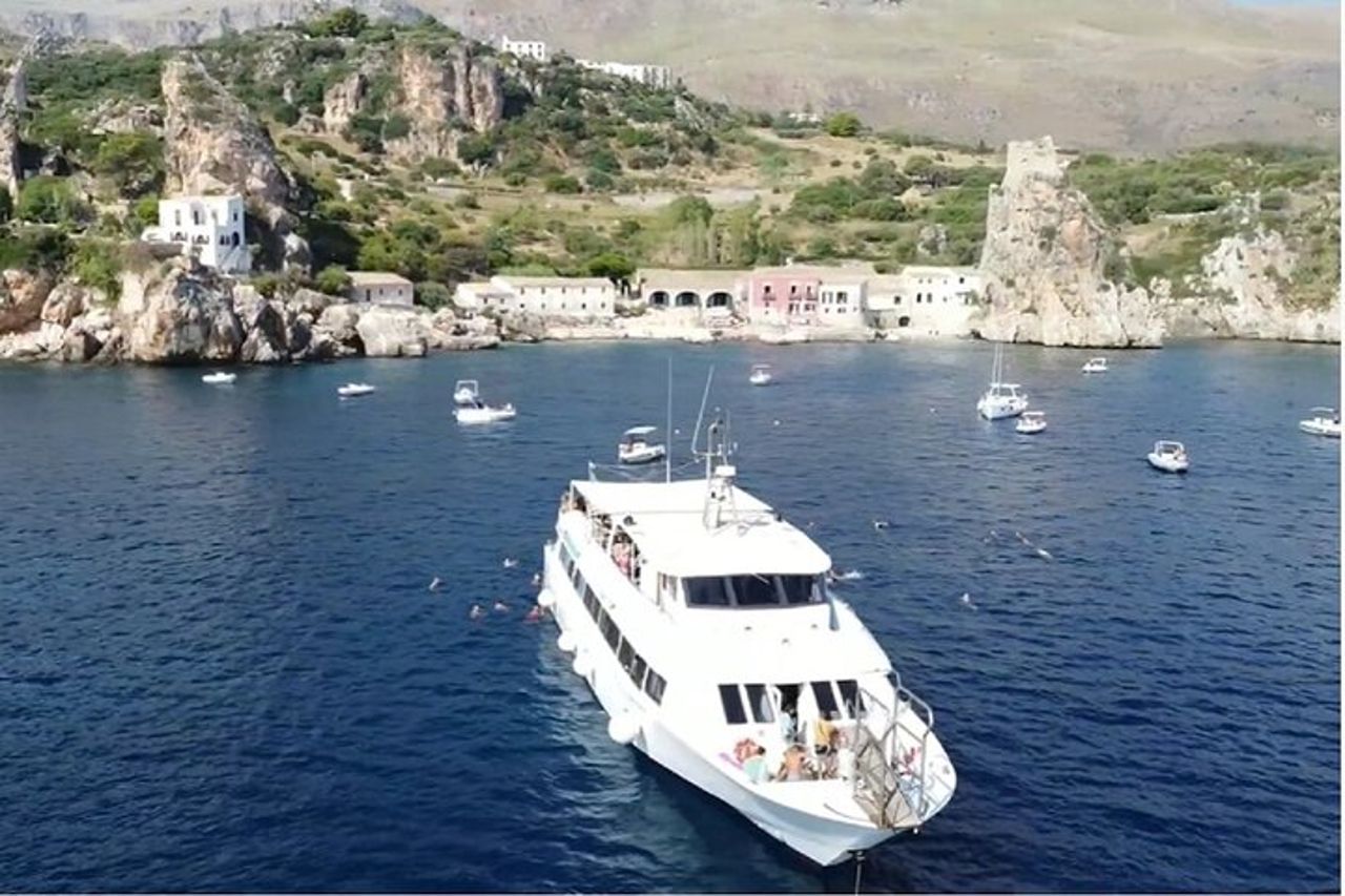 Tour e pranzo in barca della Riserva Naturale di San Vito Lo Capo Zingaro — 5