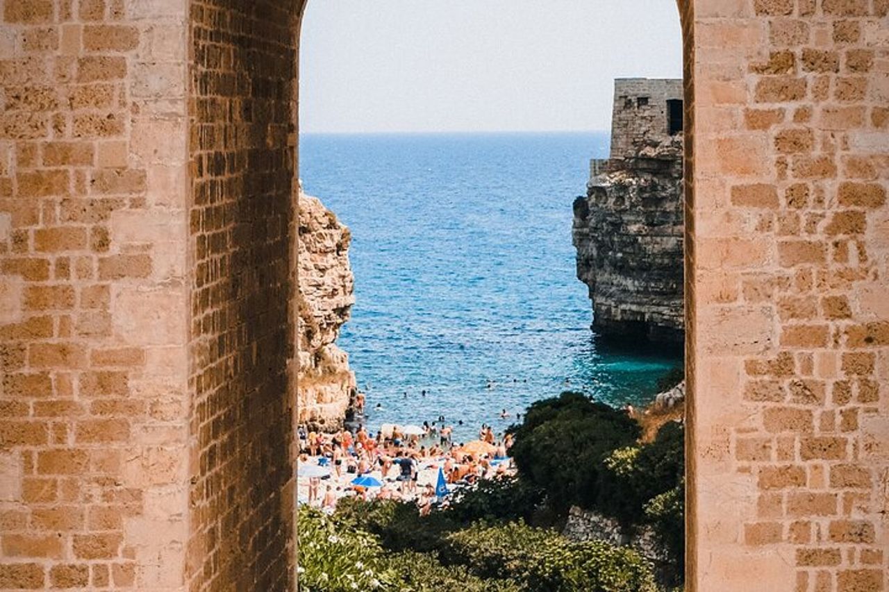 Da Bari: Vespa Tour di 3 ore tra Polignano, Conversano e Monopoli — 4