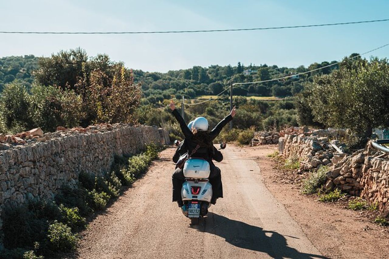 Da Bari: Vespa Tour di 3 ore tra Polignano, Conversano e Monopoli — 5