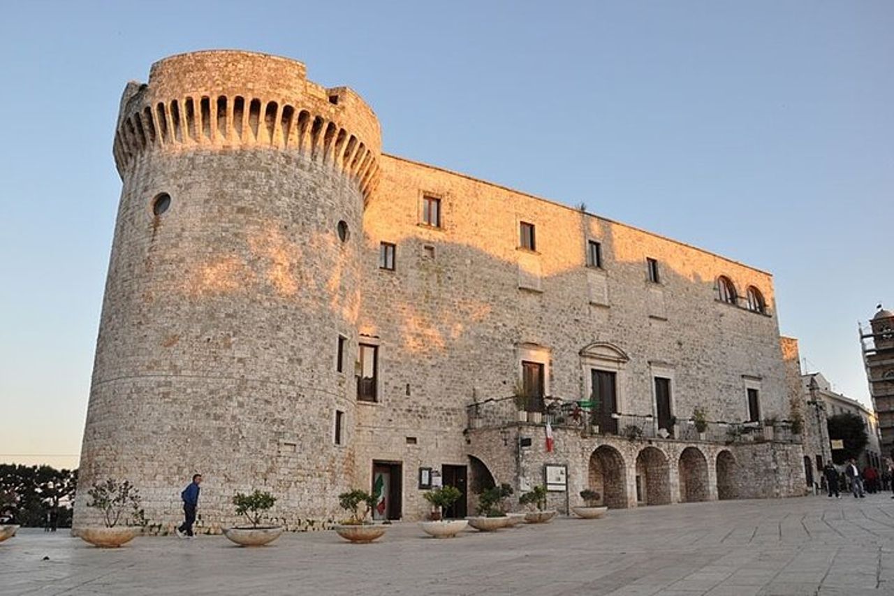 Da Bari: Vespa Tour di 3 ore tra Polignano, Conversano e Monopoli — 6