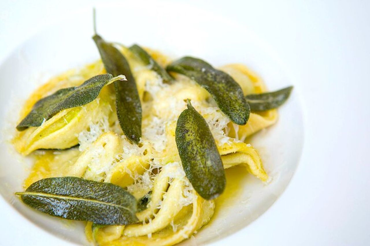 Preparare lasagne e tortellini in una villa storica (3 - pasto di portata) — 2