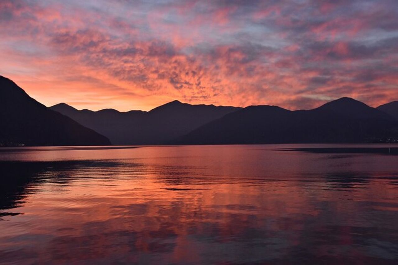 Aperitivo al Tramonto in Barca sul lago d'Iseo — 9
