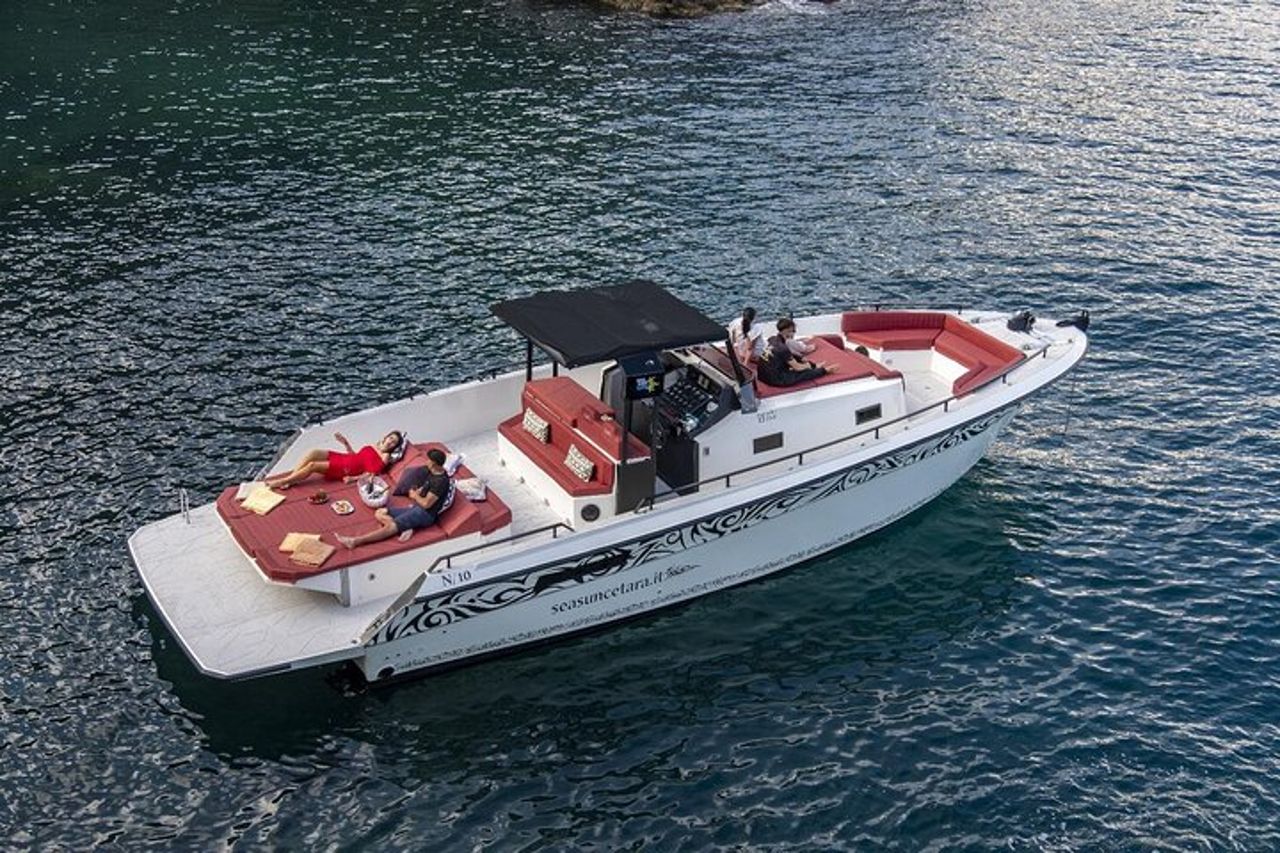 Tour privato in barca Isola di Capri, Grotte, Faraglioni