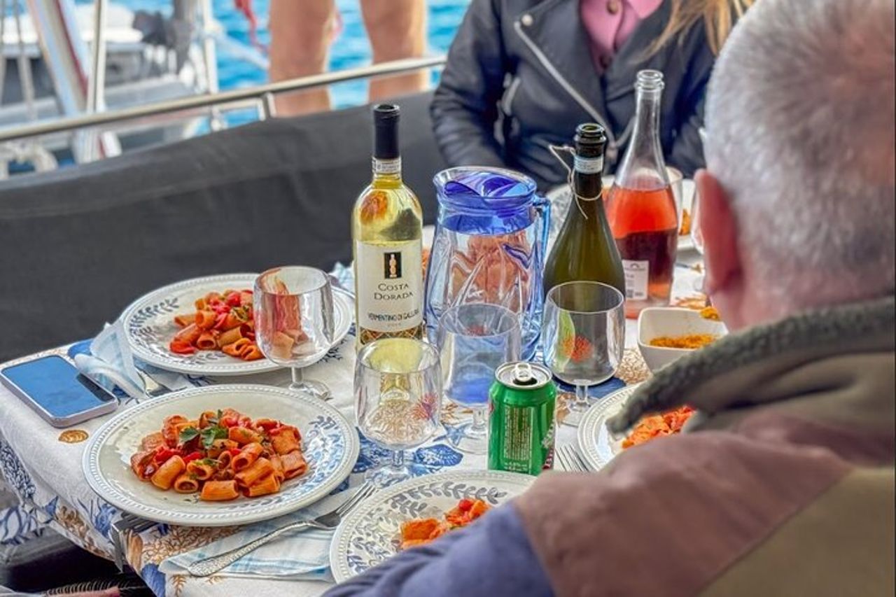 Tour in Catamarano Arcipelago Maddalena da Cannigione da 12 mt.. — 6