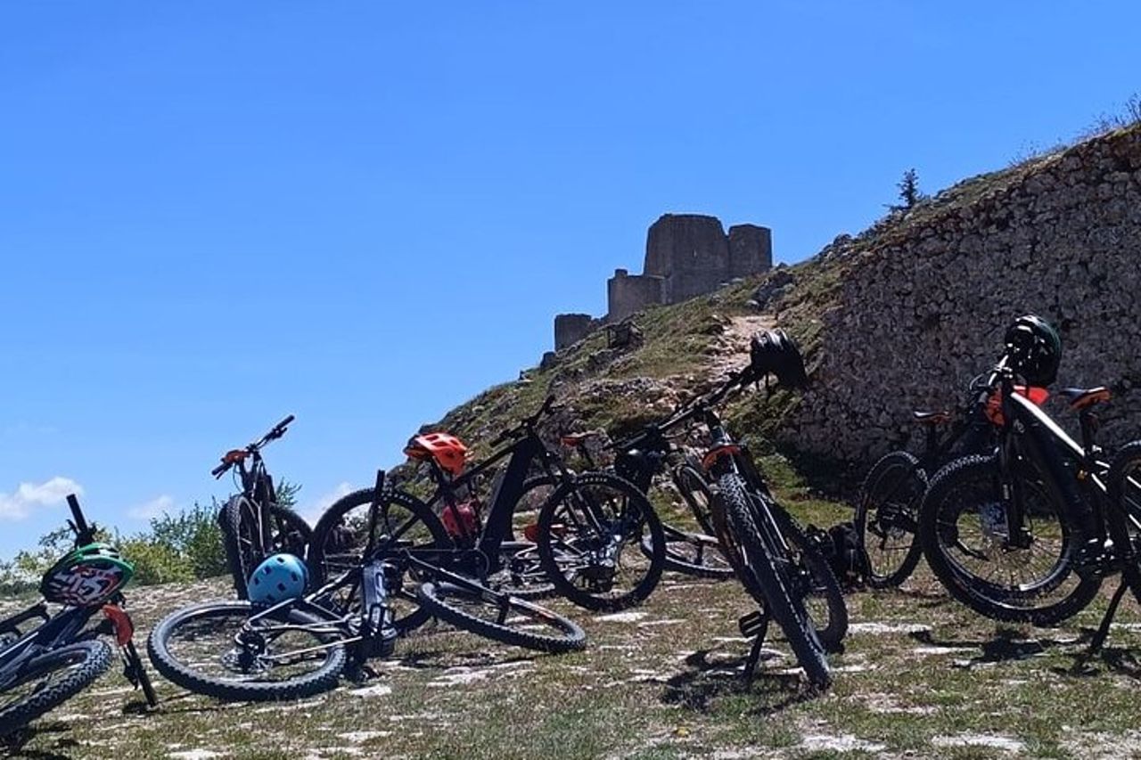 Emozioni in E-Bike al Castello di Rocca Calascio — 3