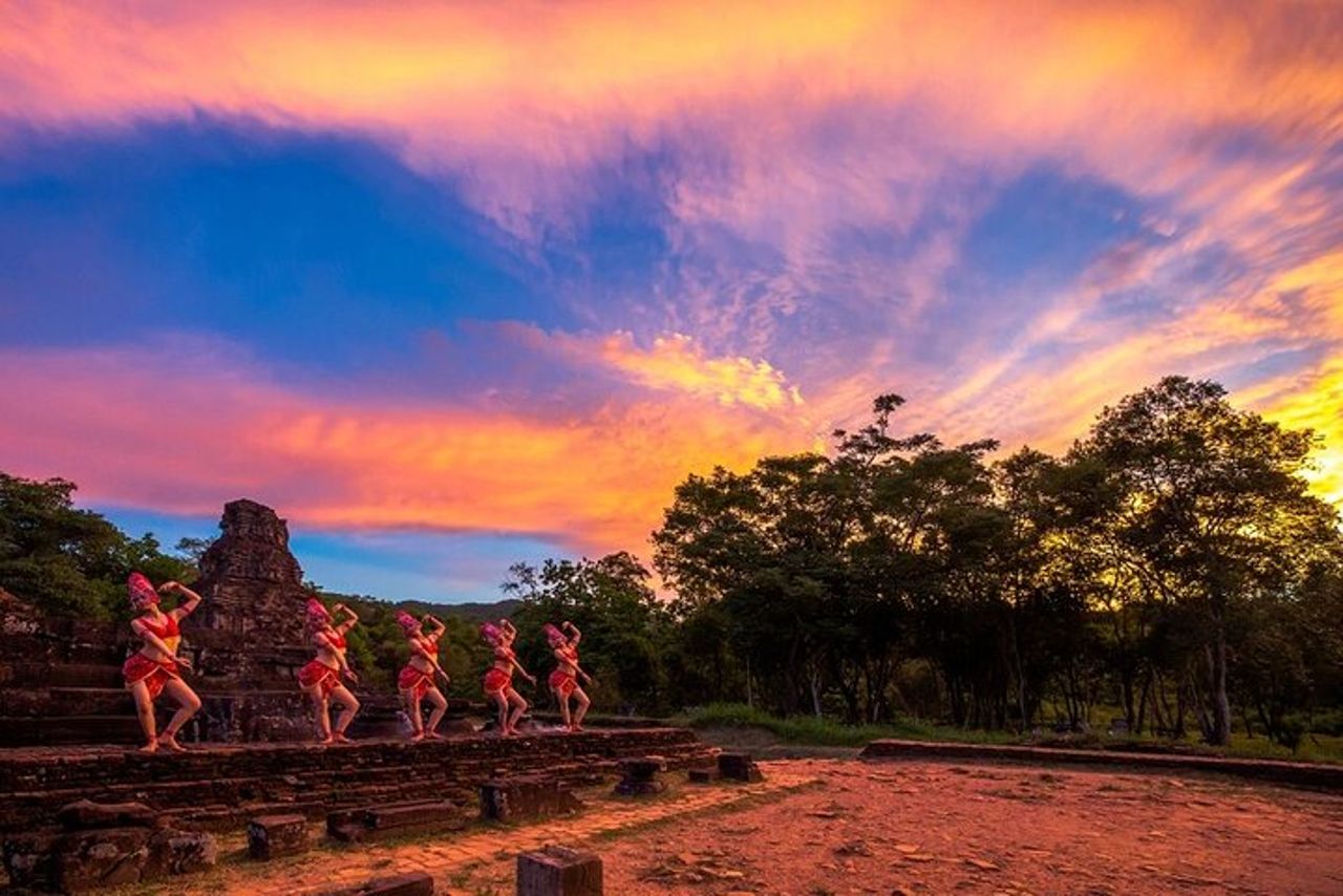 Santuario di mio figlio, cibo tradizionale con gita in barca — 5