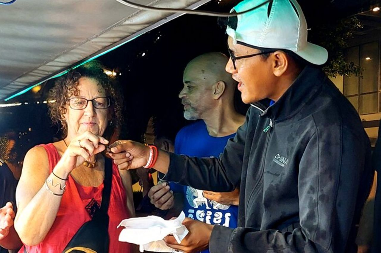 Tour gastronomico di Phnom Penh di Tuk Tuk: 20 Degustazioni e Bevande — 4