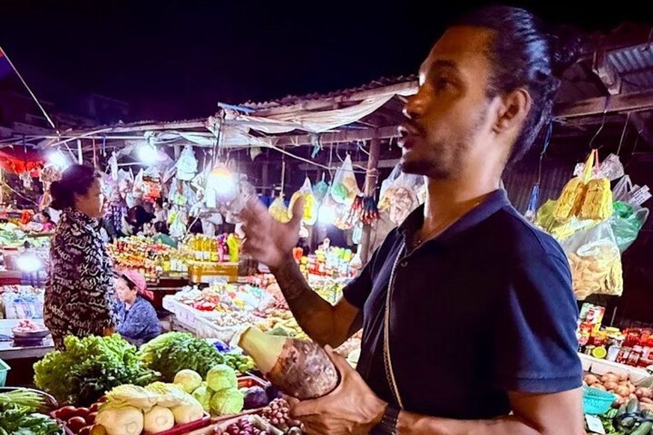 Tour gastronomico di Phnom Penh di Tuk Tuk: 20 Degustazioni e Bevande — 6