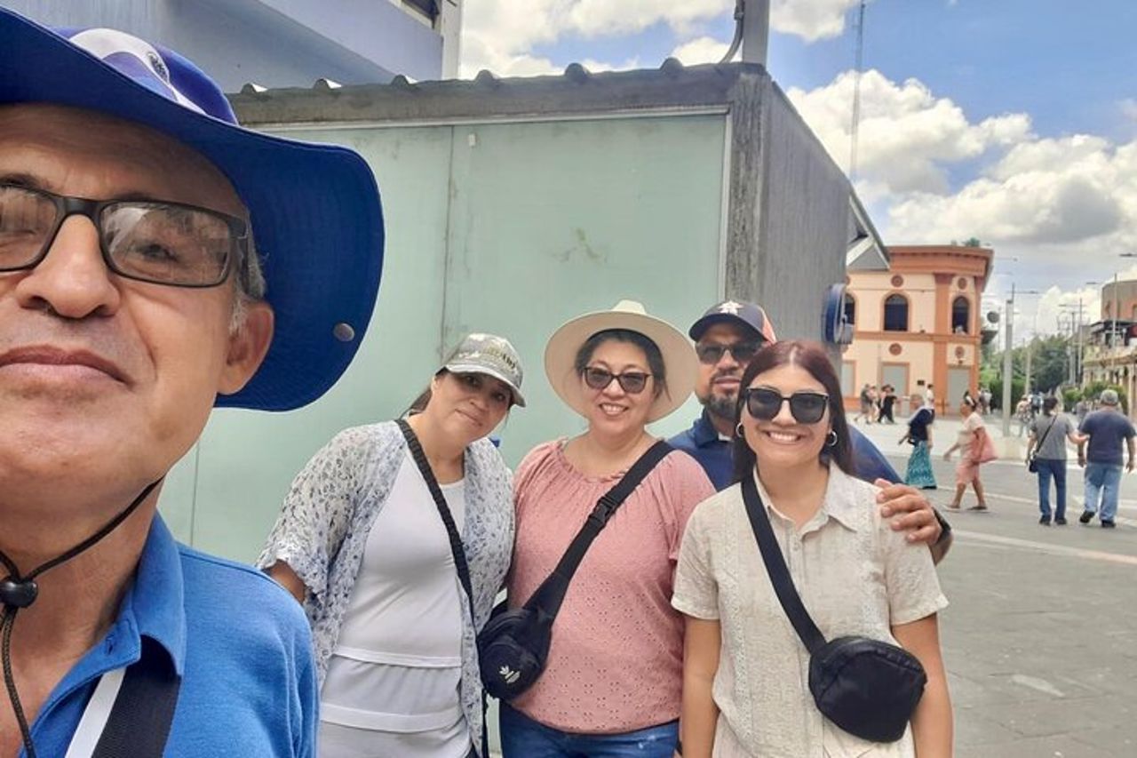 Tour a piedi di San Salvador : Esplora i principali luoghi d'interesse e le gemme nascoste — 2