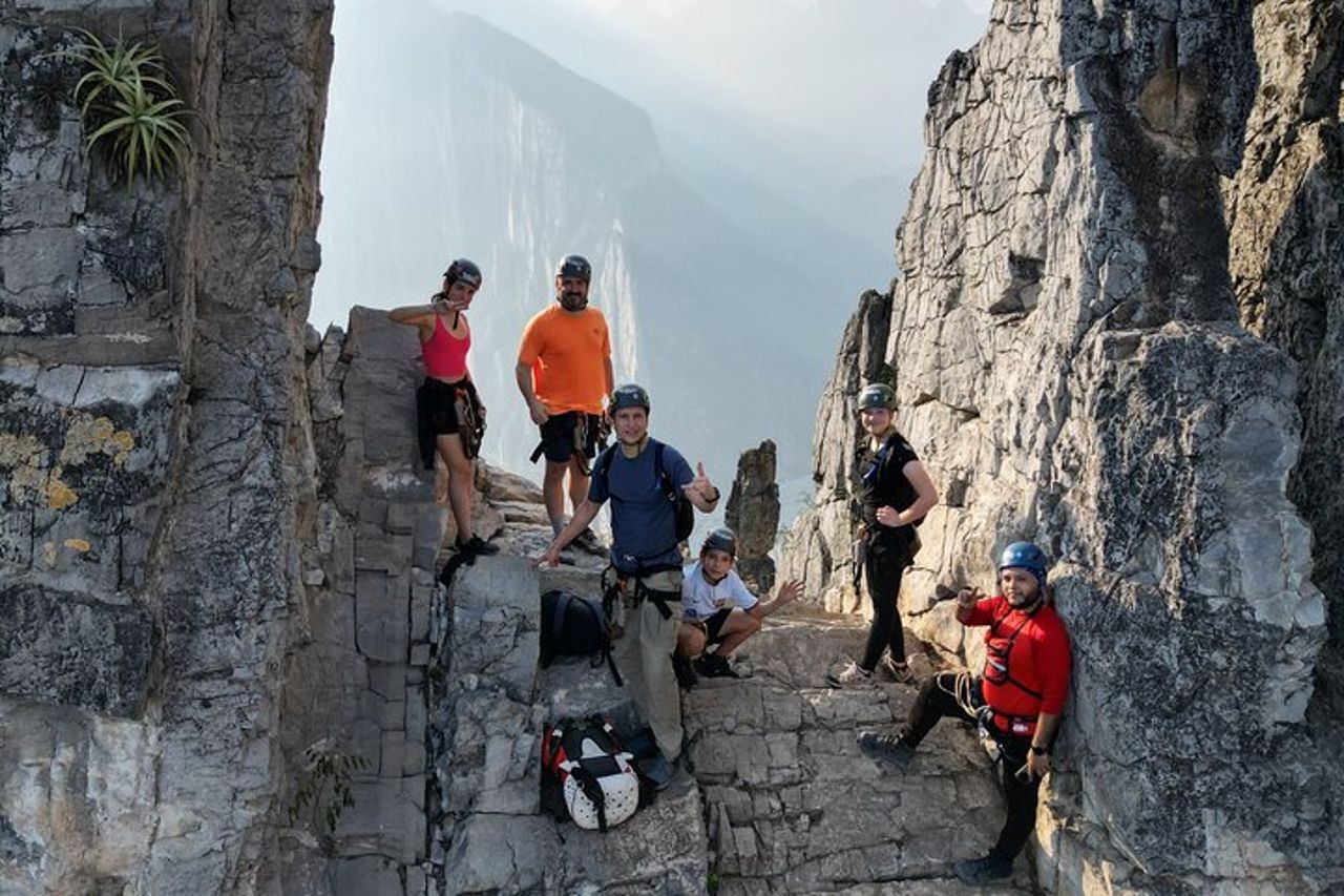Escursione e discesa nel Nido de los Aguiluchos a La Huasteca — 3