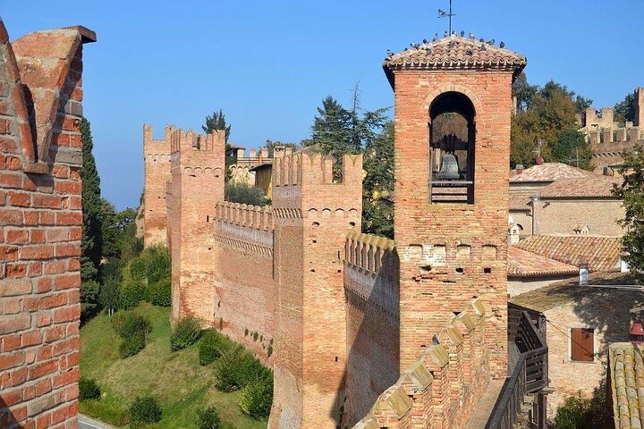 Tour di degustazione di vini a piedi di Gradara — 3
