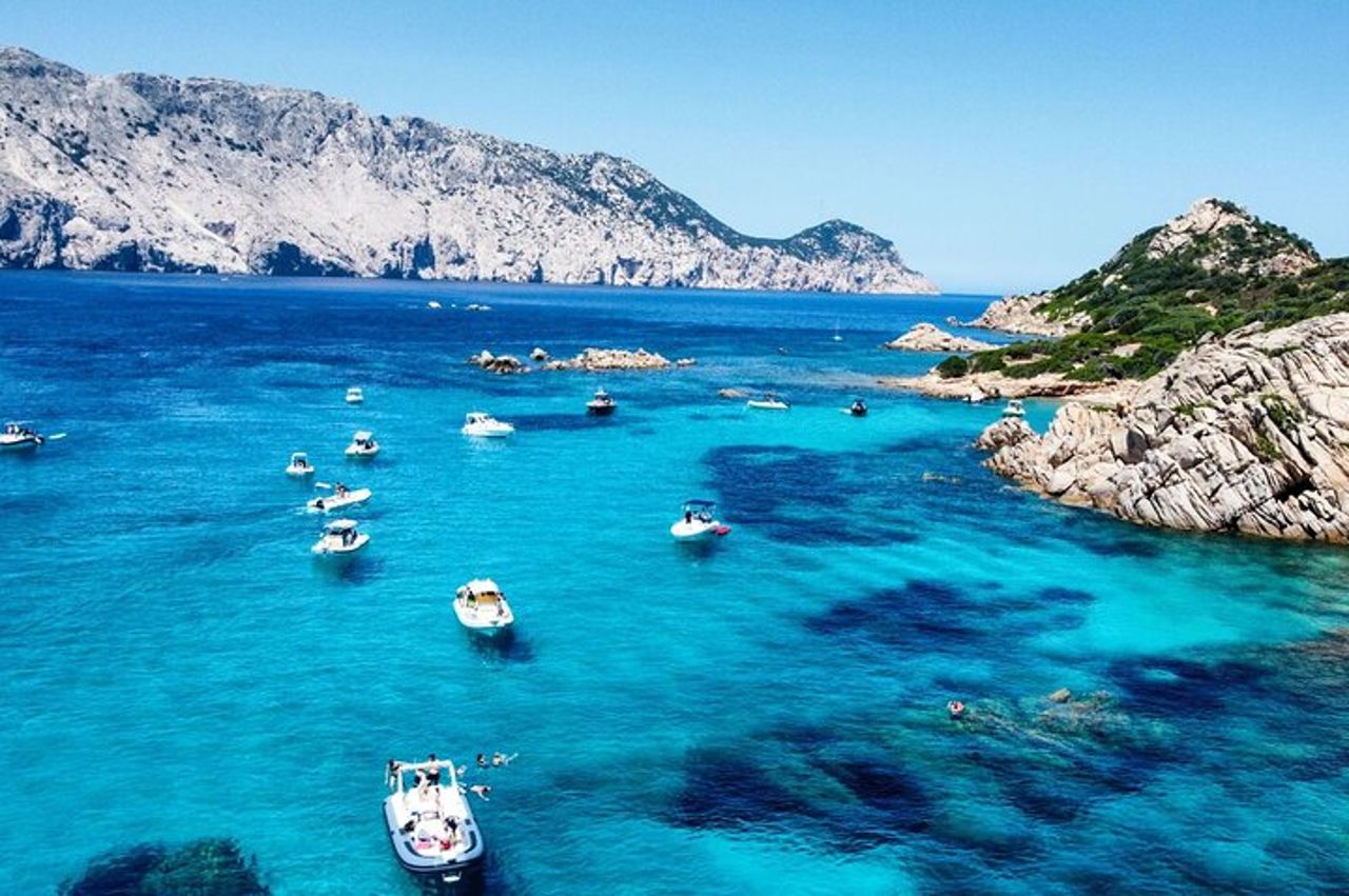 Da Olbia: tour in gommone con snorkeling a Tavolara — 2