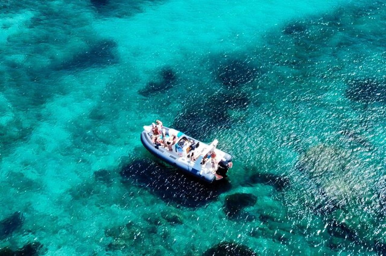 Da Olbia: tour in gommone con snorkeling a Tavolara — 3