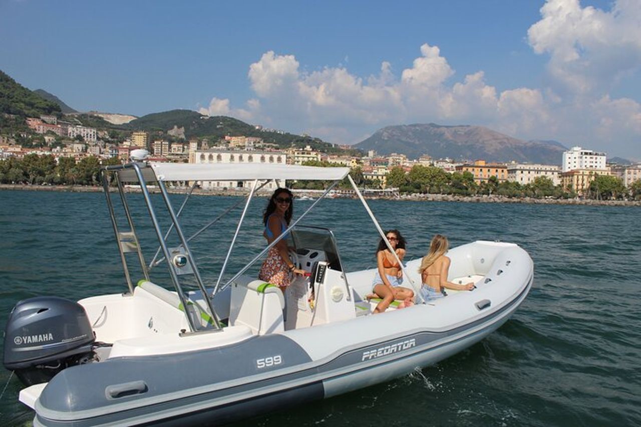 Costiera Amalfitana noleggia un gommone:da Salerno senza patente — 4