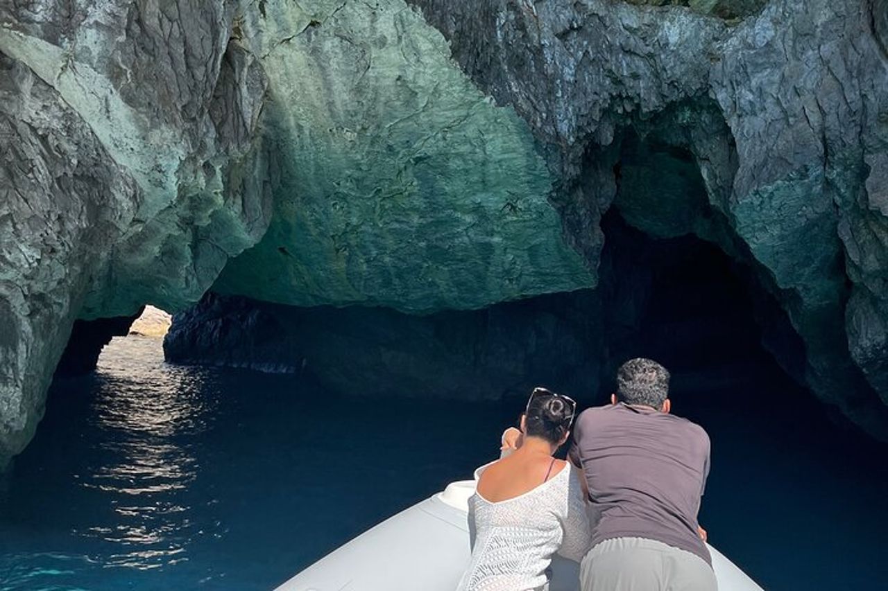 Costiera Amalfitana noleggia un gommone:da Salerno senza patente — 8