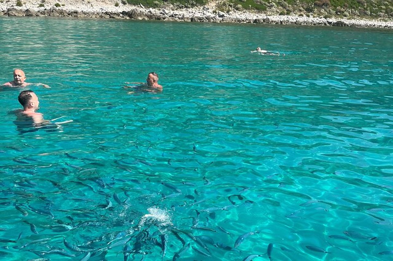 Tour da Tropea a Capo Vaticano con snorkeling Massimo 10 persone — 4