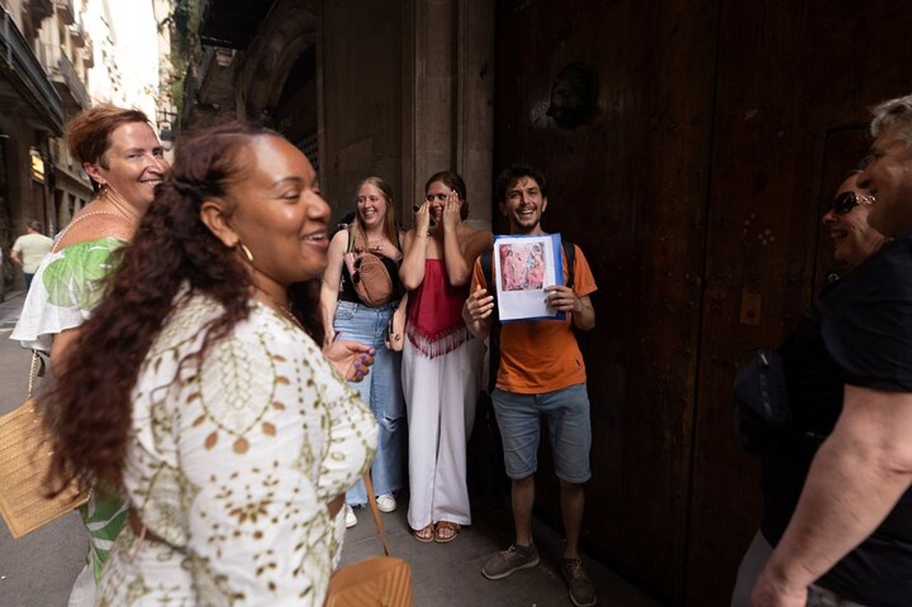 Tour a piedi delle tapas di Barcellona: Cibo, vino & storia — 9