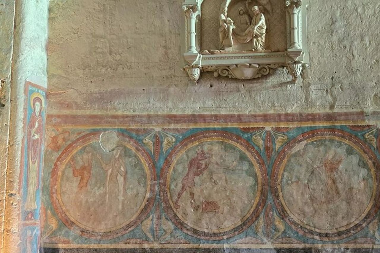 Pellegrini e Vino: Un tour autoguidato dei segreti di Sant'Emilio — 4