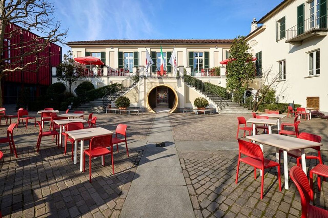Visita guidata a Casa Martini con degustazione finale — 7