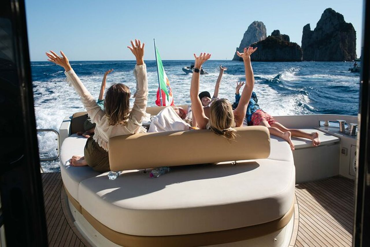 Crociera VIP Ischia & Procida su Azimut 62 — 2