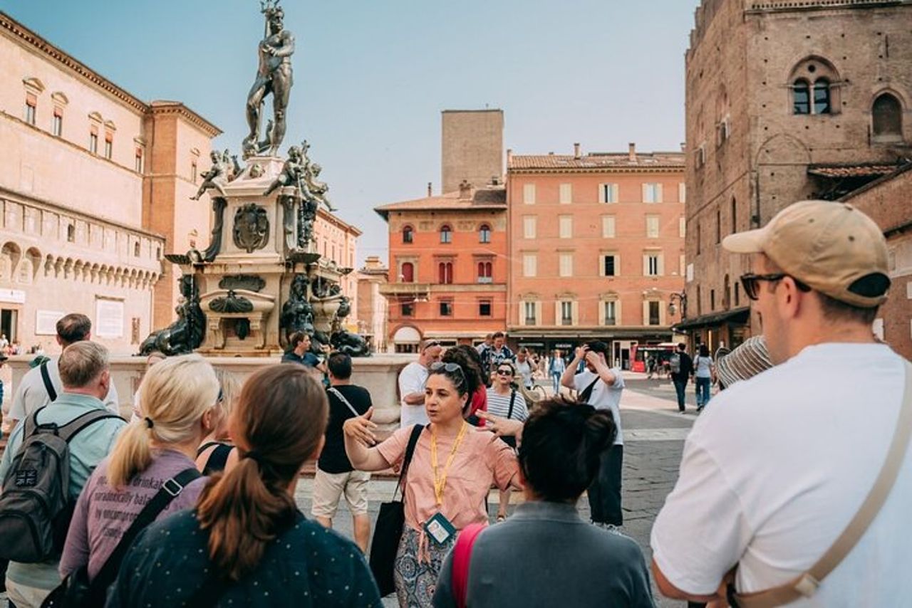 Tour in piccoli gruppi di Bologna con ingresso all'Archiginnasio — 2