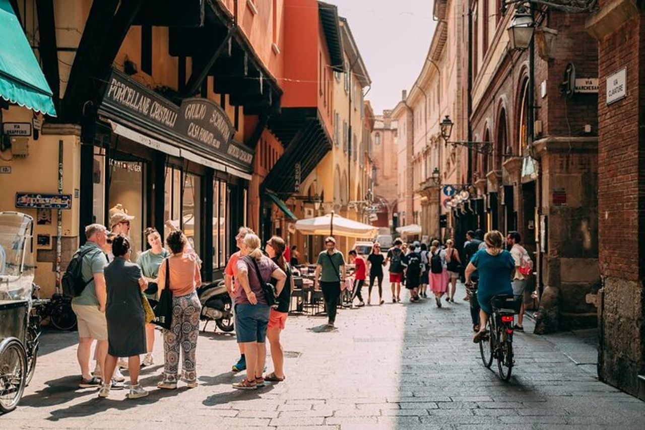 Tour in piccoli gruppi di Bologna con ingresso all'Archiginnasio — 3