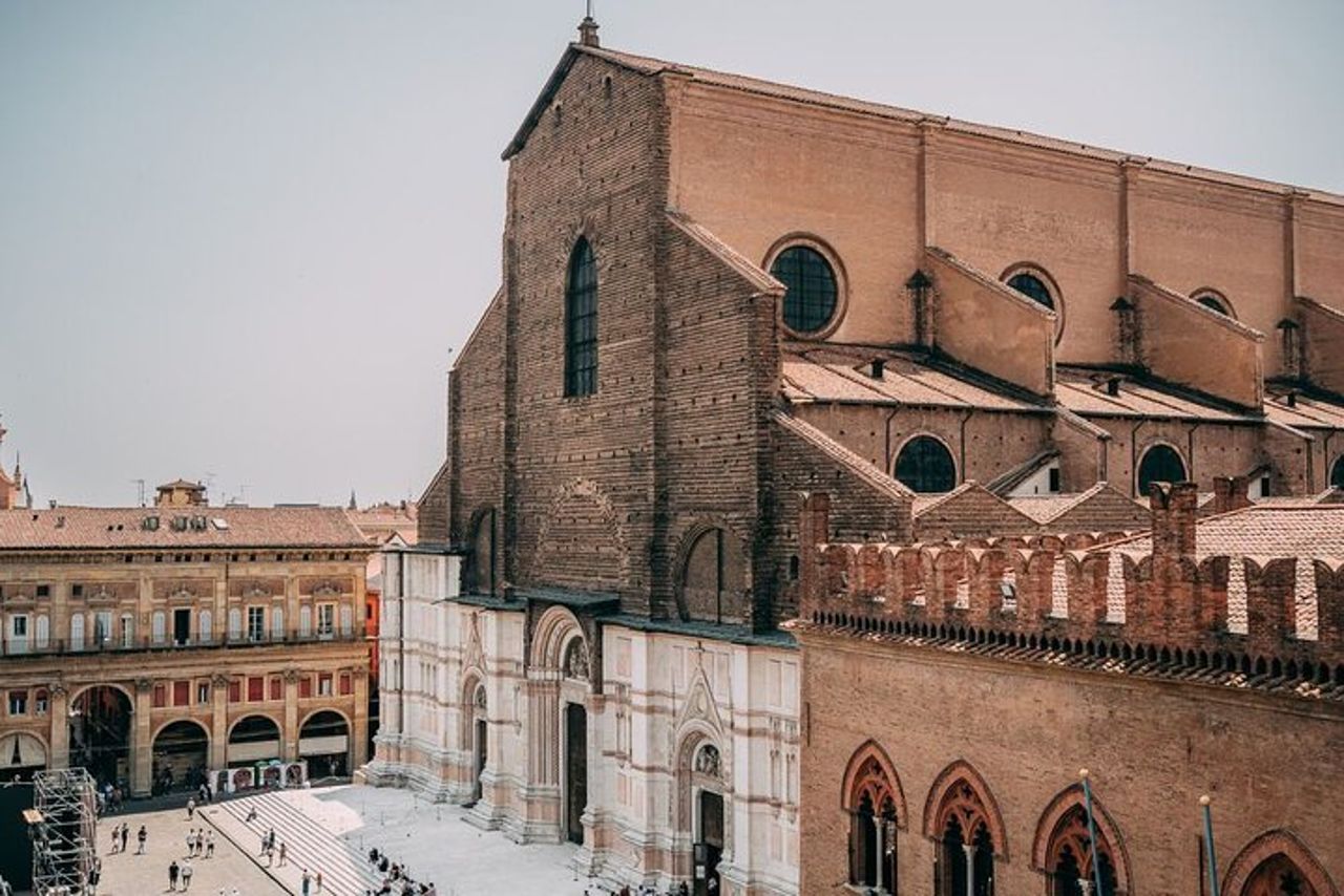 Tour in piccoli gruppi di Bologna con ingresso all'Archiginnasio — 4