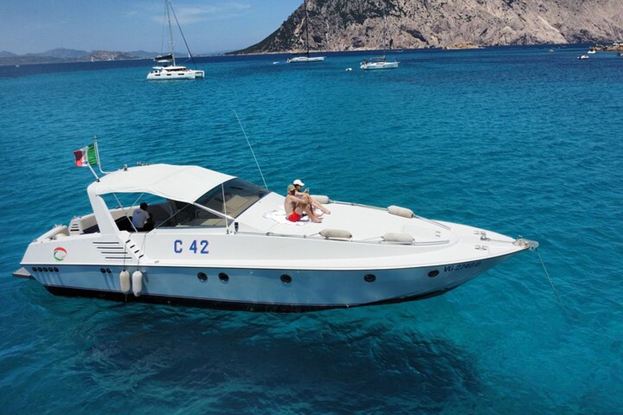 fuga di lusso in costa smeralda e a tavolara