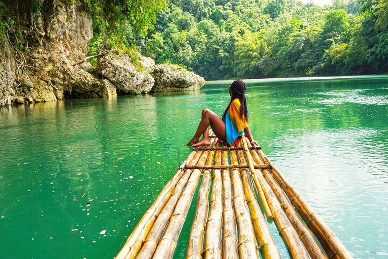 Martha Brae Bamboo River Rafting Experience Falmouth Giamaica — 8