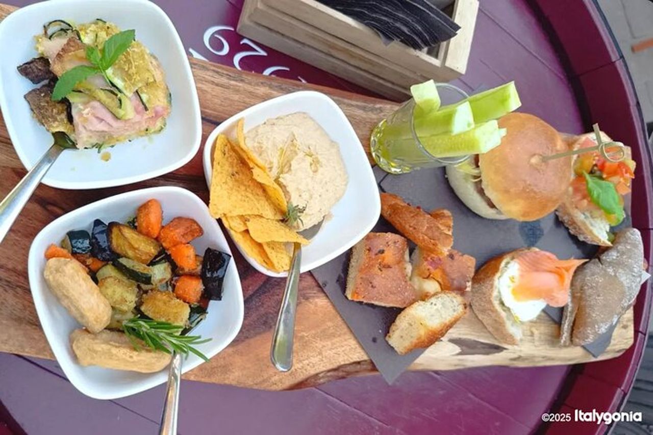 Tour privato di TRANI con esperienza aperitivo esclusiva — 5