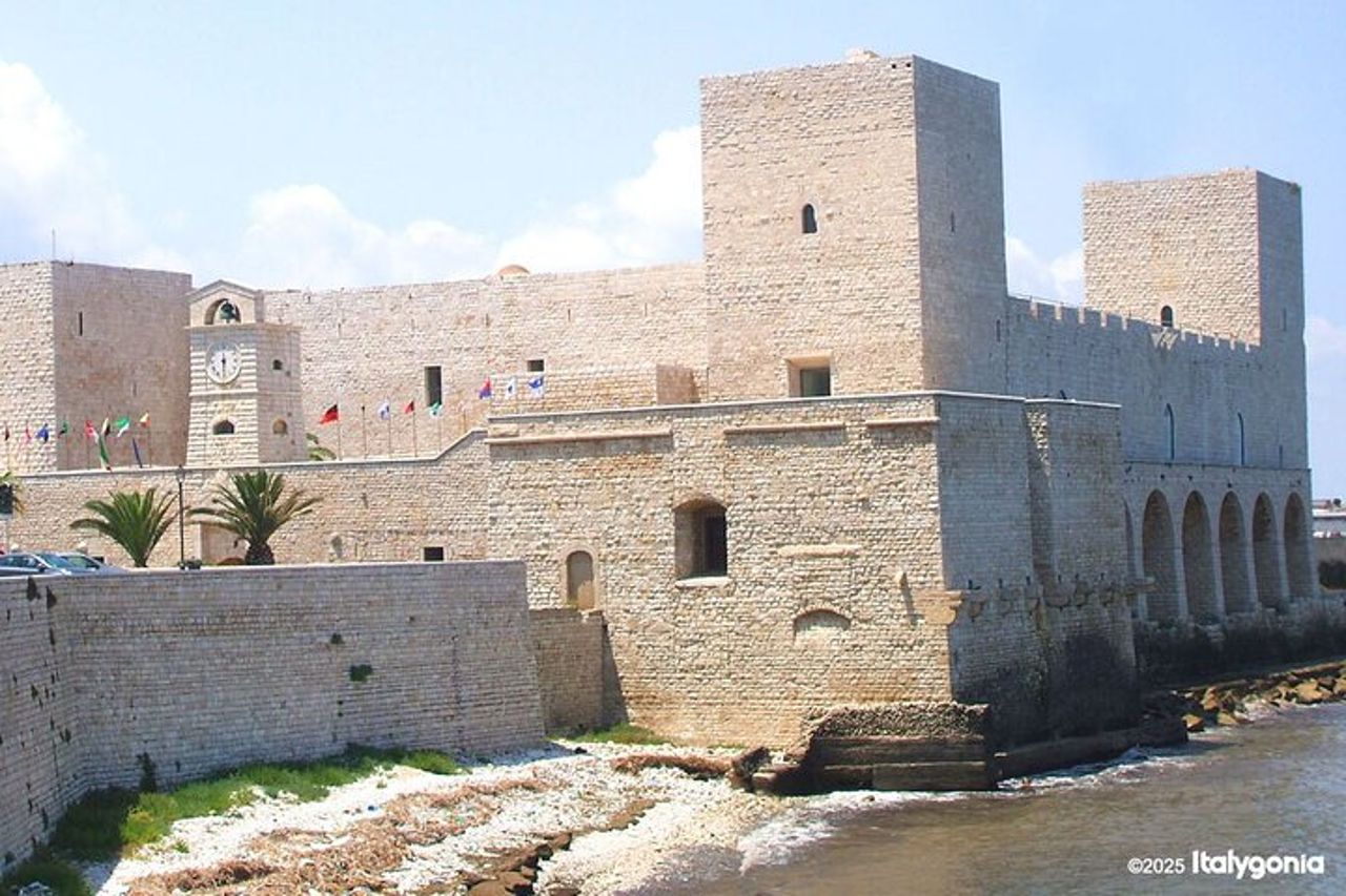 Tour privato di TRANI con degustazione esclusiva di panino — 9