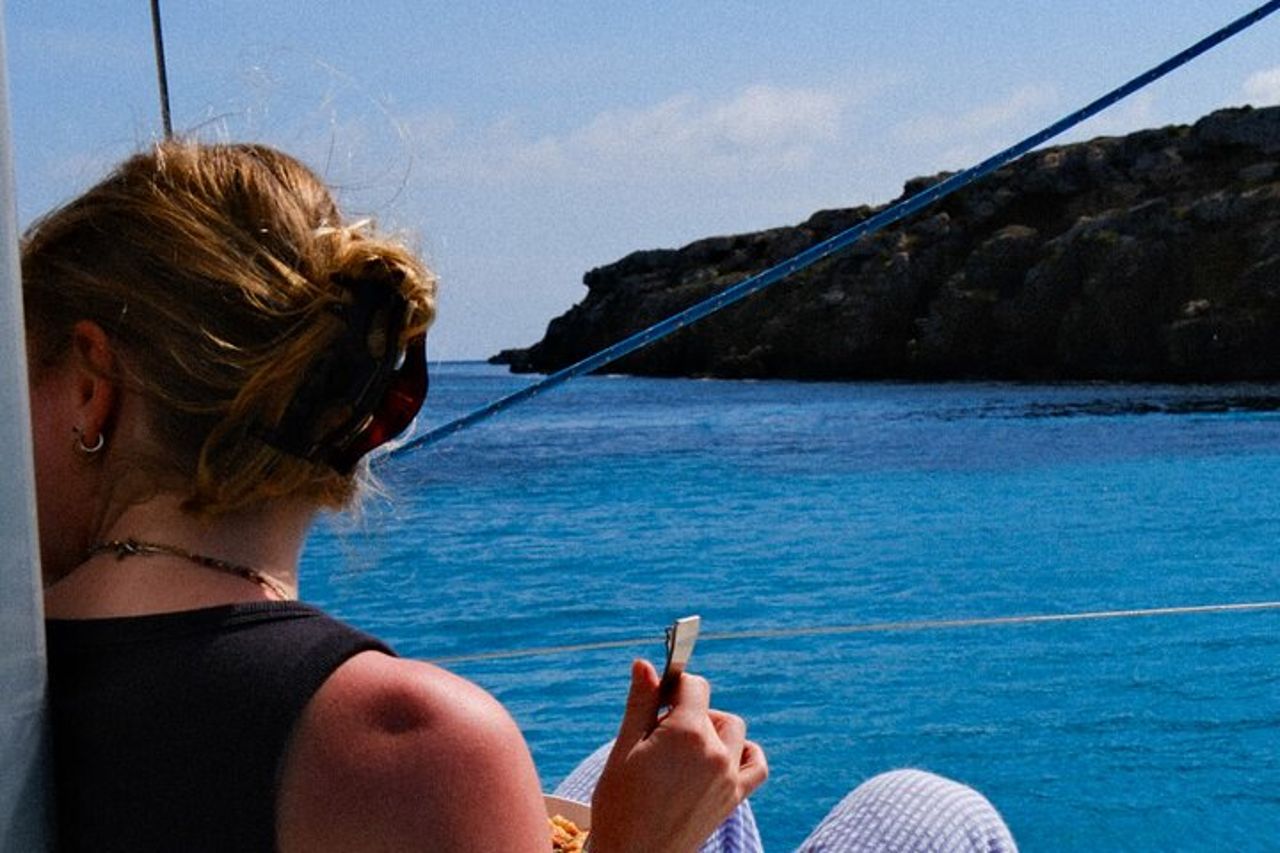 Tour in Barca a Vela di un'Intera Giornata alle Isole Egadi — 4