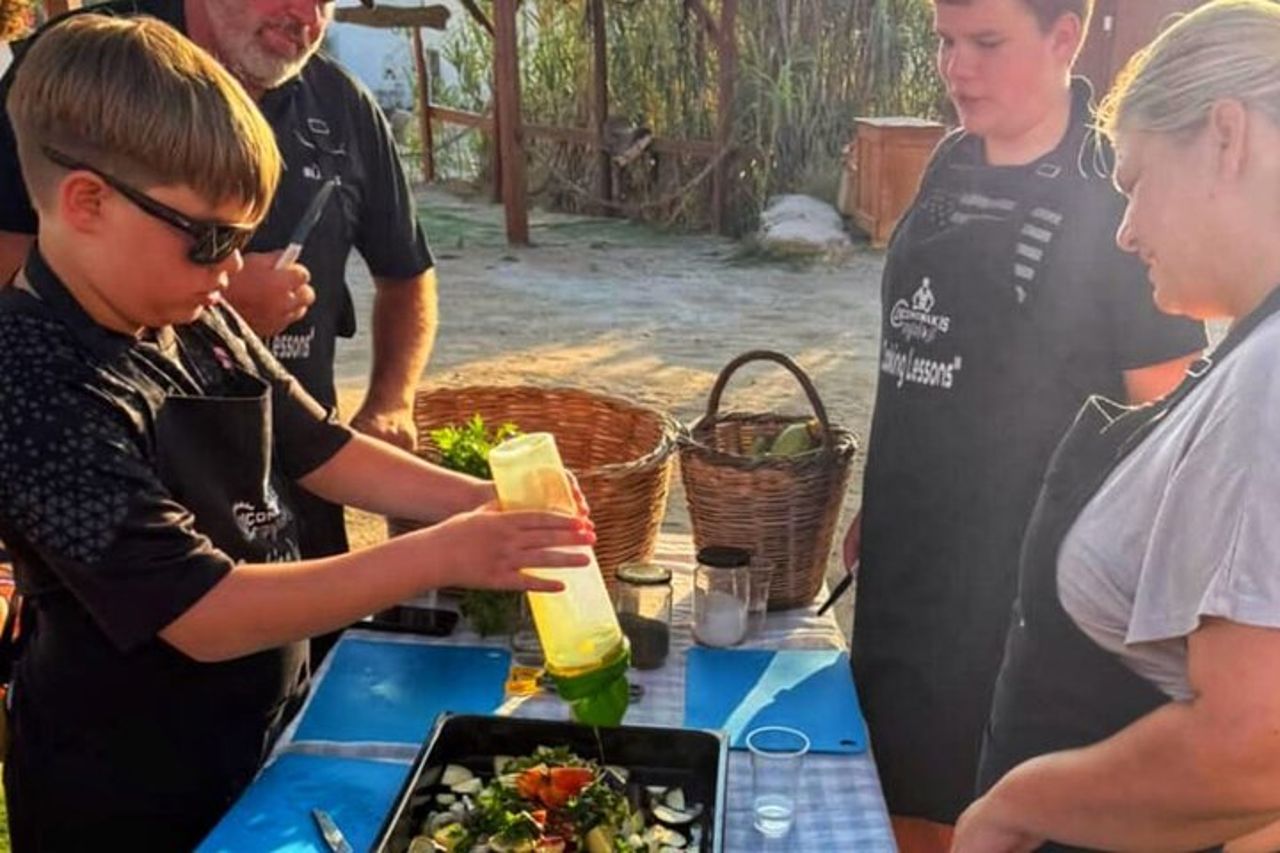 Cooking Class Cena al tramonto e tour nella fattoria di Paros — 5